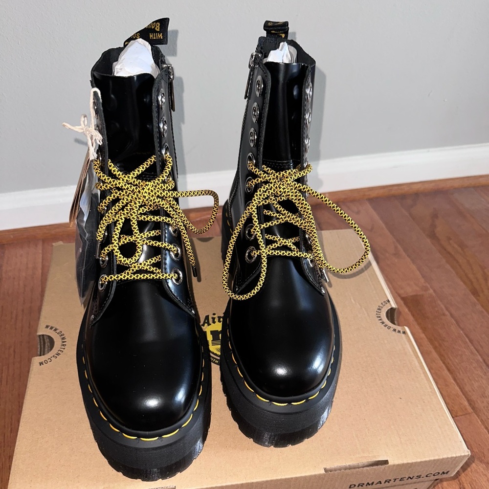 Doc Martens “Jadon Quad Retro Max” Combat Boot. *BRAND NEW NEVER WORN*